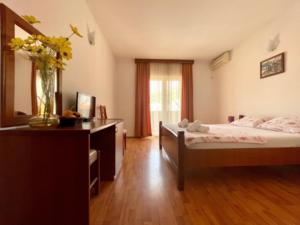 בודווה Villa Ns Velji Vinogradi מראה חיצוני תמונה